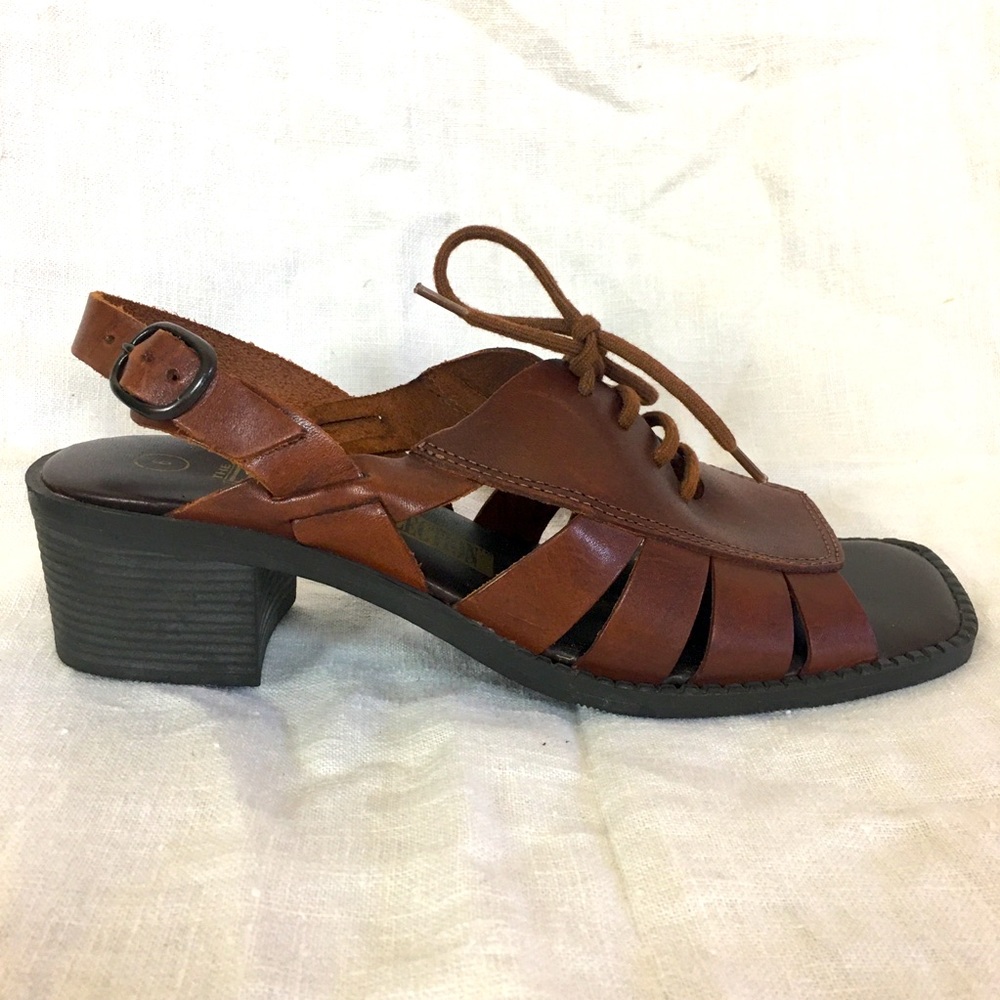 Vintage Leather collection block heel sandals